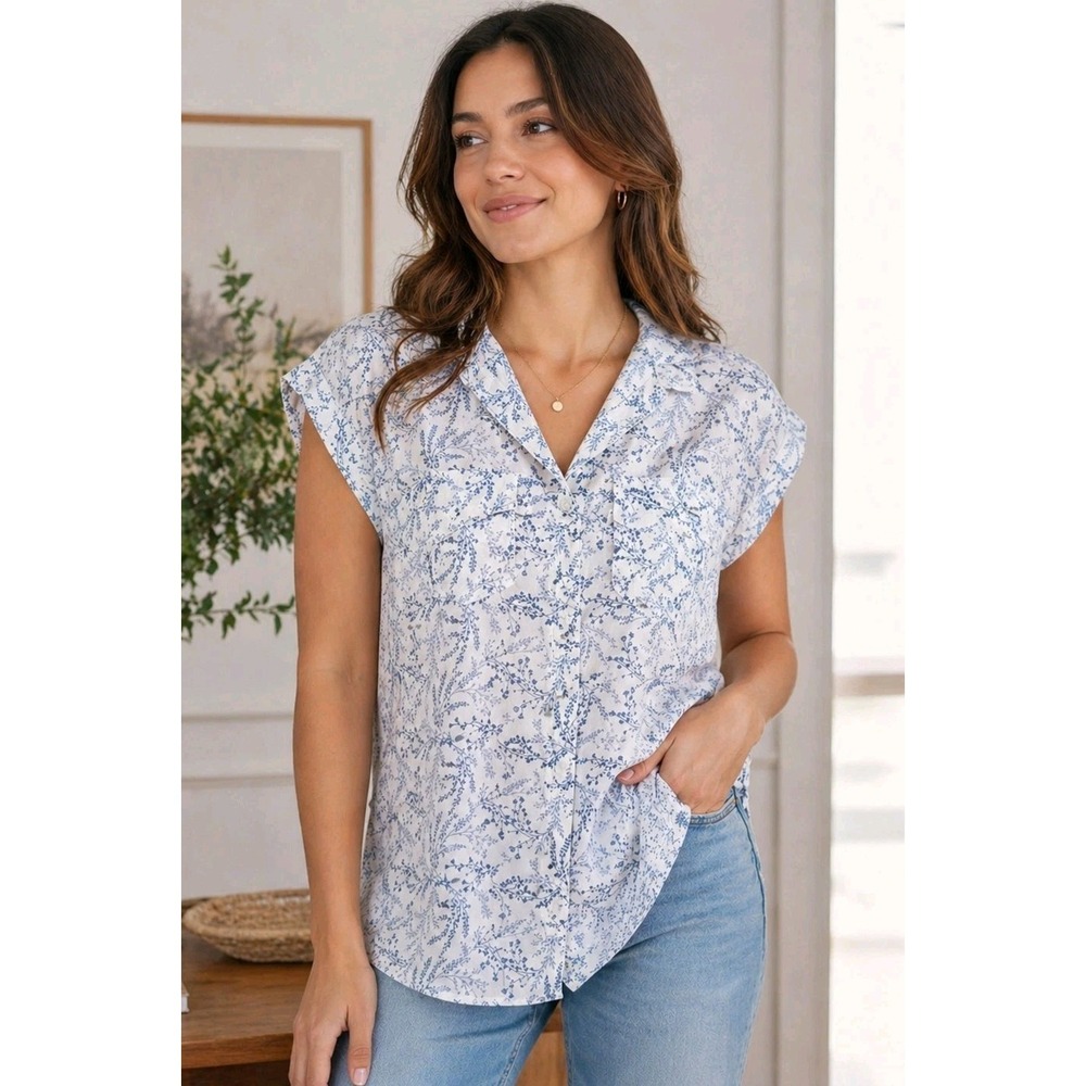 Jachs Girlfriend Blouse XL Blue White Floral Button Front Cap Sleeve Lightweight